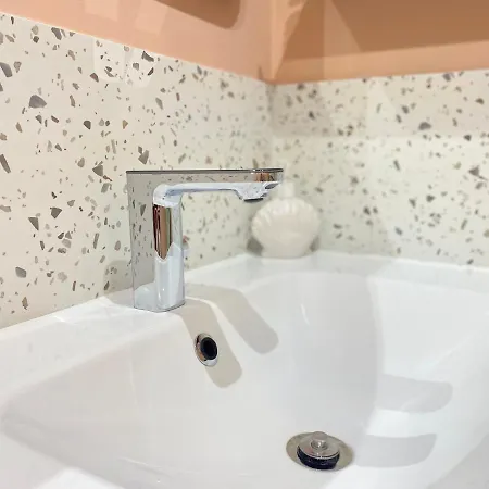 Studio La Petite Oasis- Ideal Couple - Calme - Balcon Sud - Lumineux - 10Min Du Centre & Plage - Proche Centre Juno Beach - Wifi Courseulles-sur-Mer Exterior foto