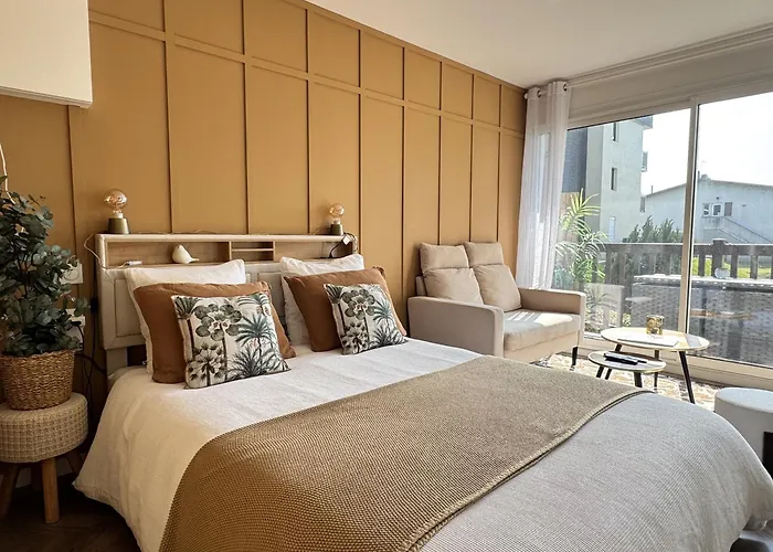 Studio La Petite Oasis- Ideal Couple - Calme - Balcon Sud - Lumineux - 10Min Du Centre & Plage - Proche Centre Juno Beach - Wifi