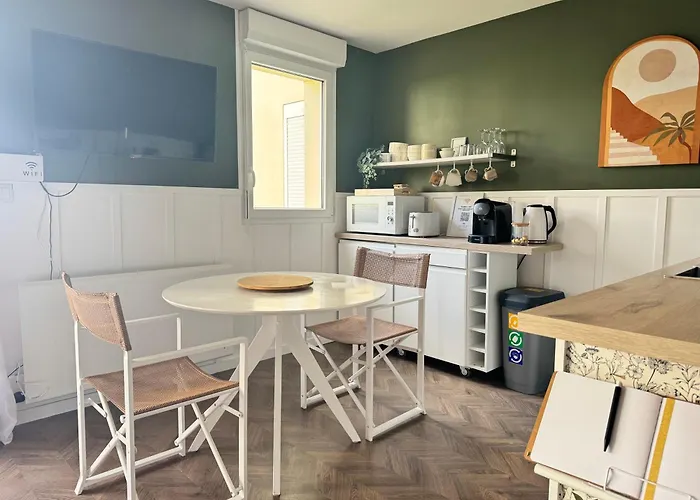 Studio La Petite Oasis- Ideal Couple - Calme - Balcon Sud - Lumineux - 10Min Du Centre & Plage - Proche Centre Juno Beach - Wifi