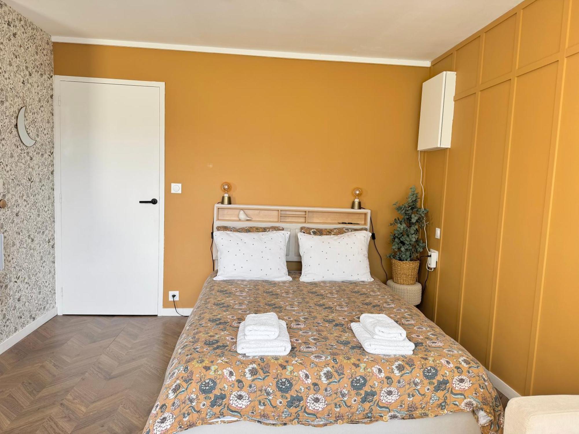 Appartement La Petite Oasis- Ideal Couple - Calme - Balcon Sud - Lumineux - 10min Du Centre & - Proche Centre Juno - Wifi *