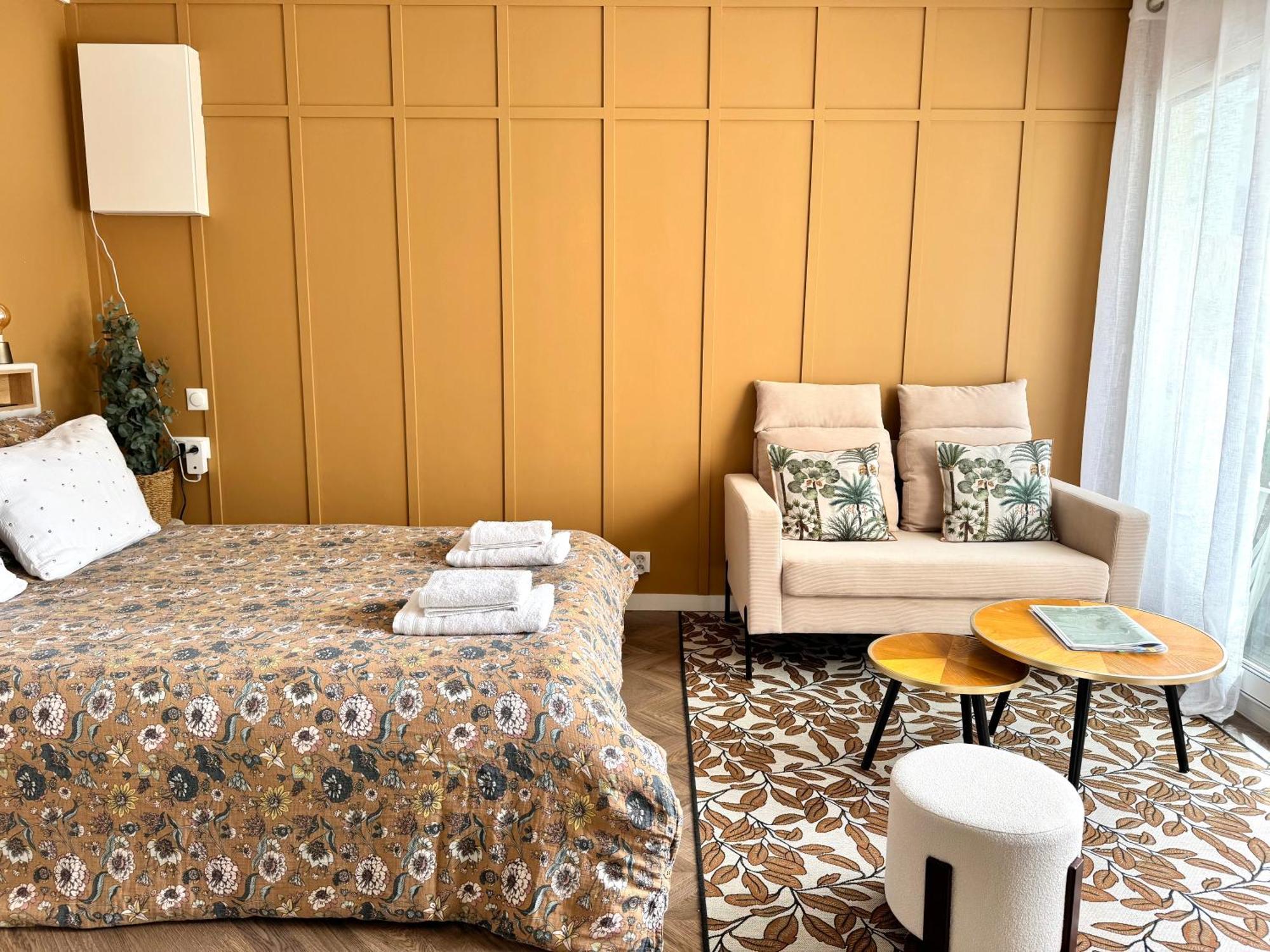 La Petite Oasis- Ideal Couple - Calme - Balcon Sud - Lumineux - 10min Du Centre & - Proche Centre Juno - Wifi Appartement *