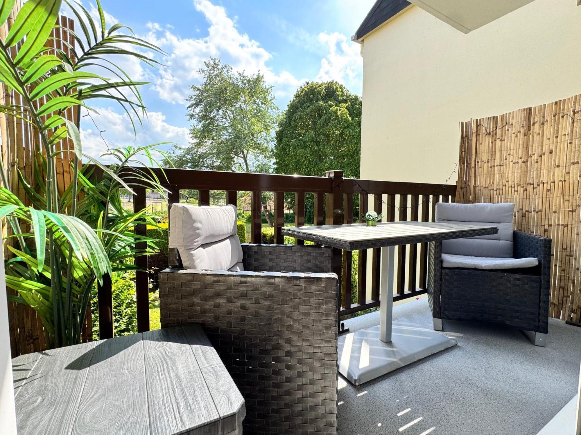 La Petite Oasis- Ideal Couple - Calme - Balcon Sud - Lumineux - 10min Du Centre & - Proche Centre Juno - Wifi *