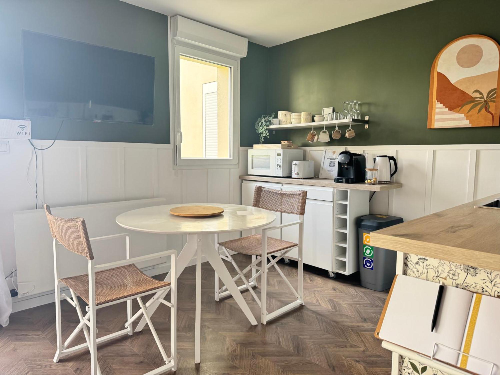 La Petite Oasis- Ideal Couple - Calme - Balcon Sud - Lumineux - 10min Du Centre & - Proche Centre Juno - Wifi Appartement *